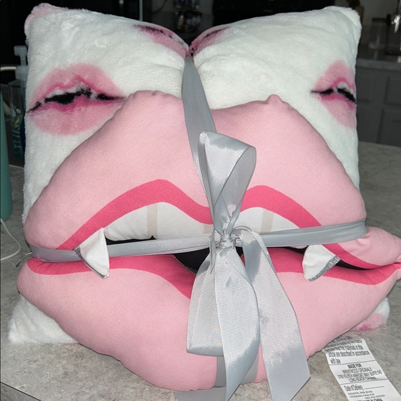 Other - Pink Lips Decorative Pillow Set